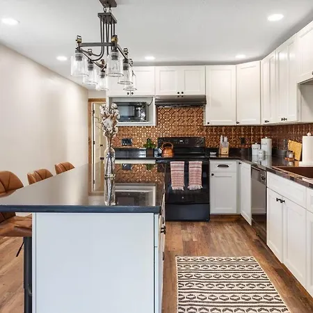Stylish Uptown Butte Condo - 632